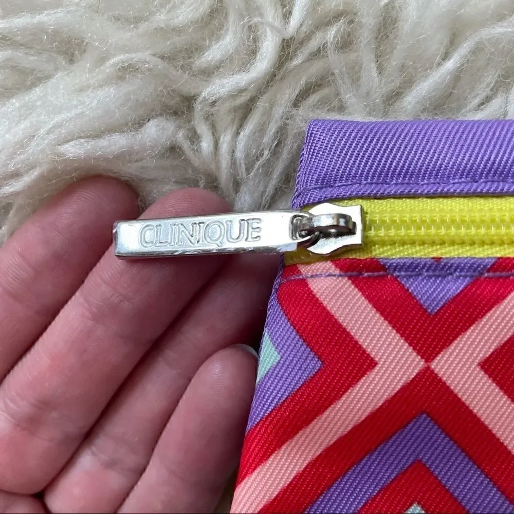 Clinique  Retro Cosmetics  Bag NWOT